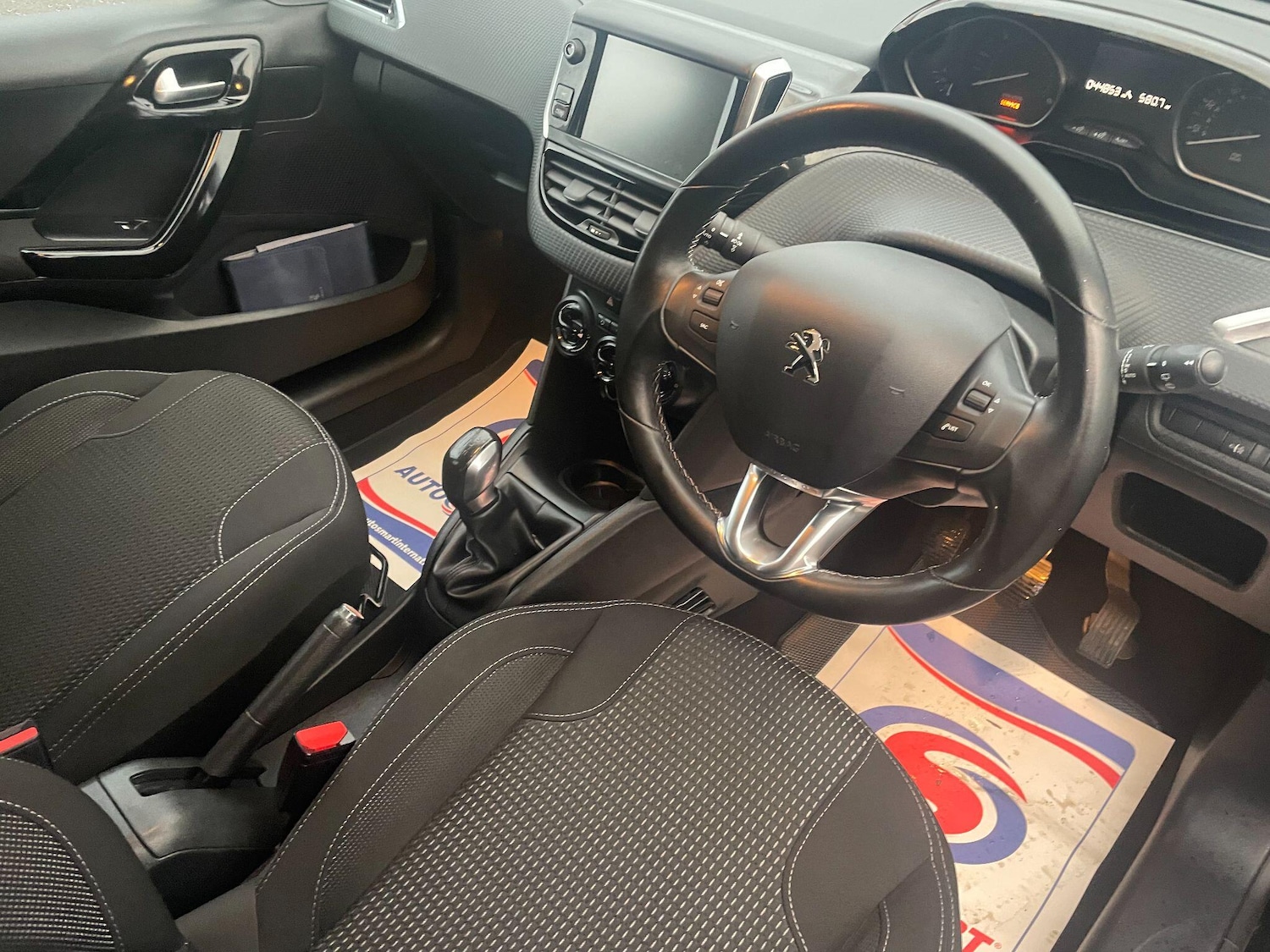 Used Peugeot 208 2016 for sale - 77203535: Photo 16