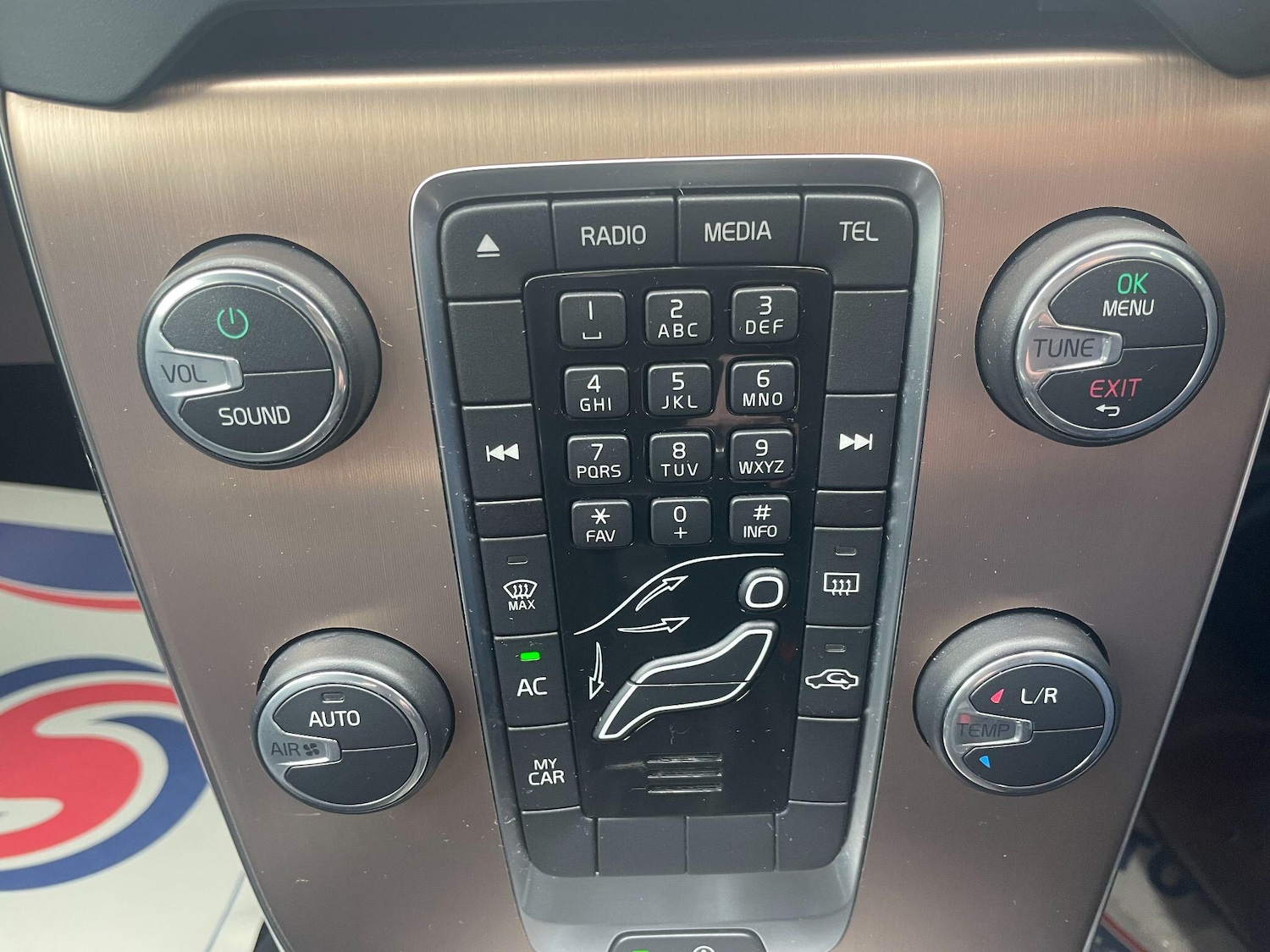 Used Volvo V40 2014 for sale - 78141433: Photo 25