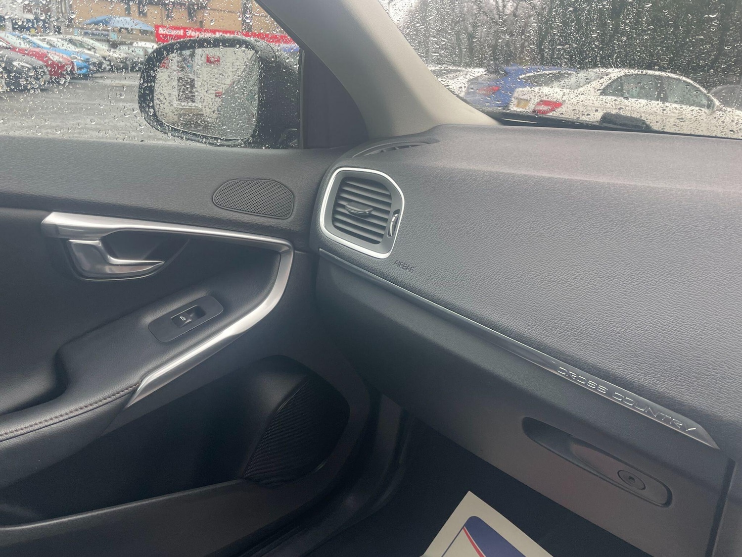 Used Volvo V40 2014 for sale - 78141433: Photo 27