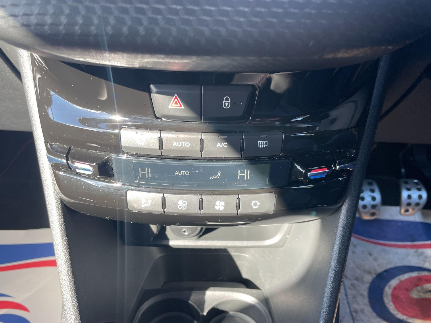 Used Peugeot 208 for sale - 78141607: Photo 24