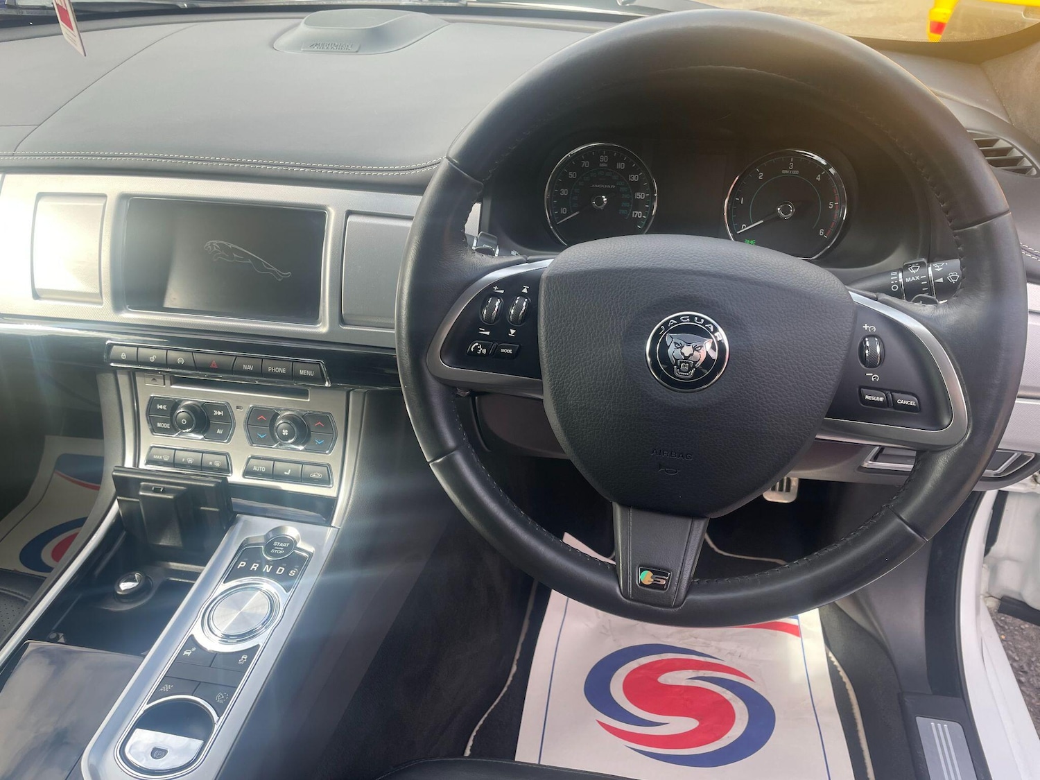 Used Jaguar XF 2014 for sale - 78085992: Photo 16