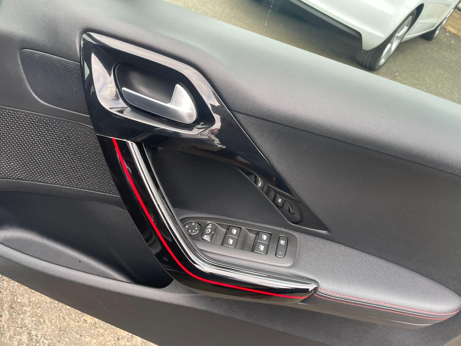 Used Peugeot 208 2019 for sale - 76060033: Photo 20