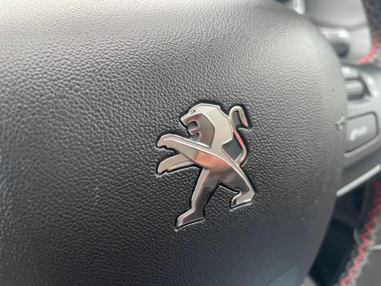 Used Peugeot 208 2019 for sale - 76060033: Photo 22