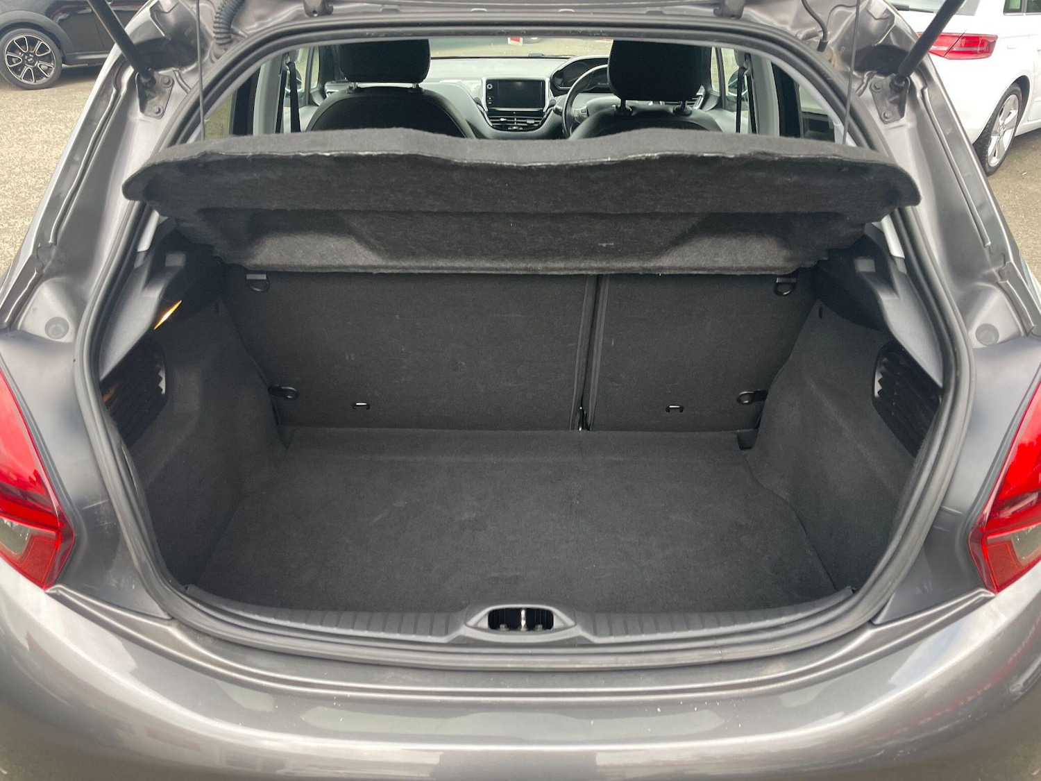 Used Peugeot 208 2019 for sale - 76060033: Photo 32