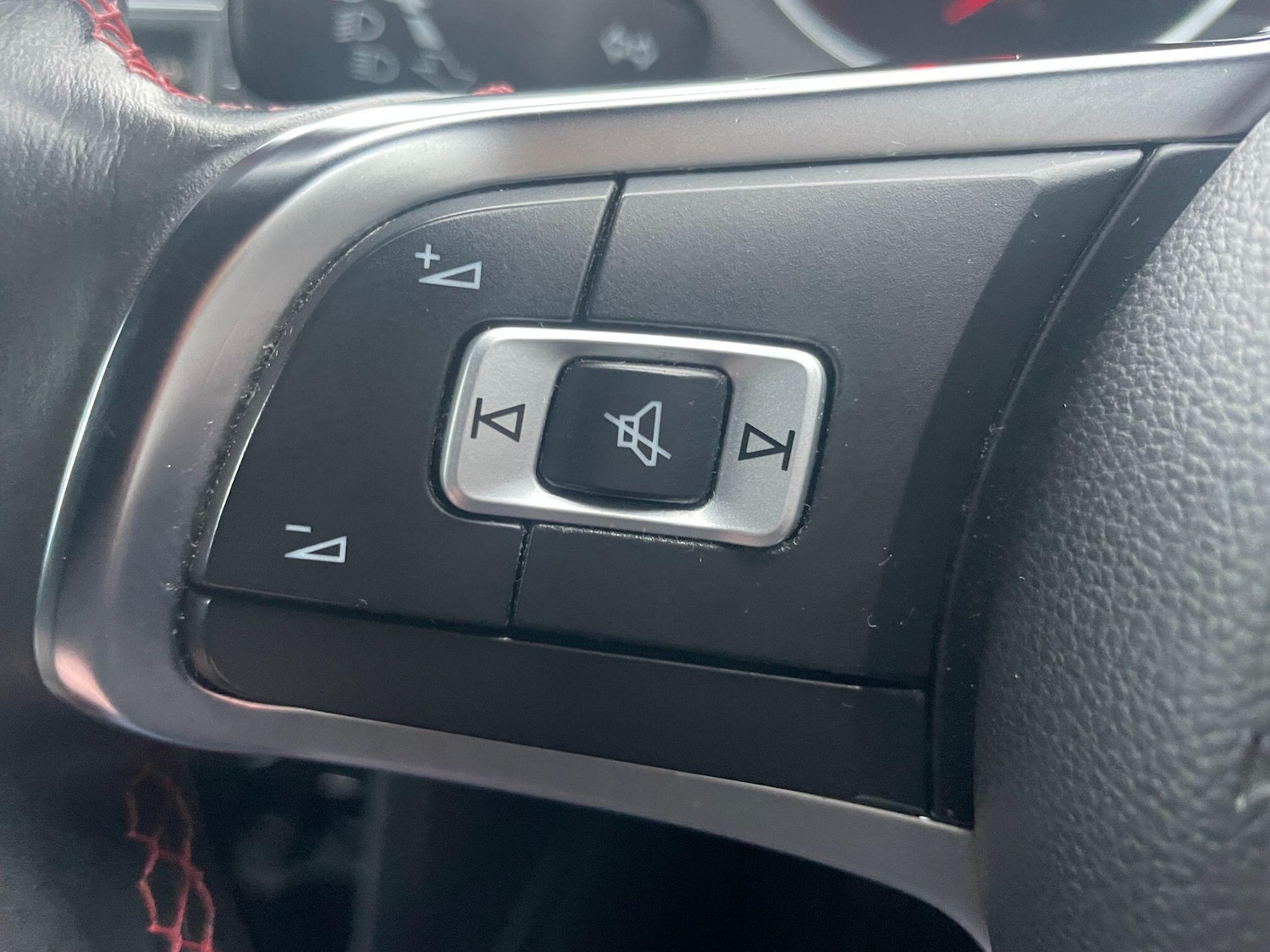 Used Volkswagen Polo 2016 for sale - 77242488: Photo 24