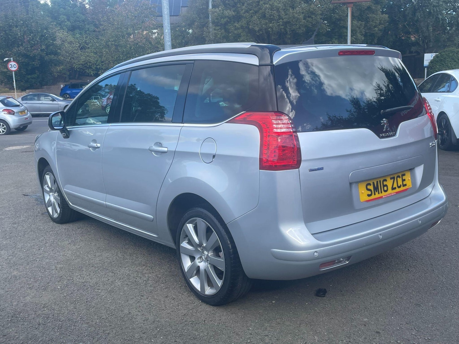 Used Peugeot 5008 2016 for sale - 76041742: Photo 9