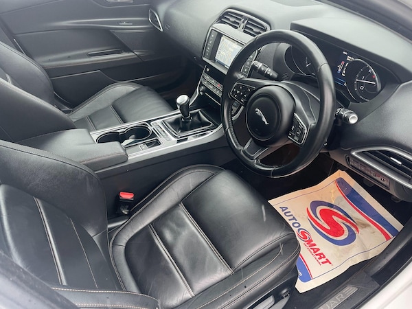 Used Jaguar XE 2015 for sale - 76108861: Photo 15