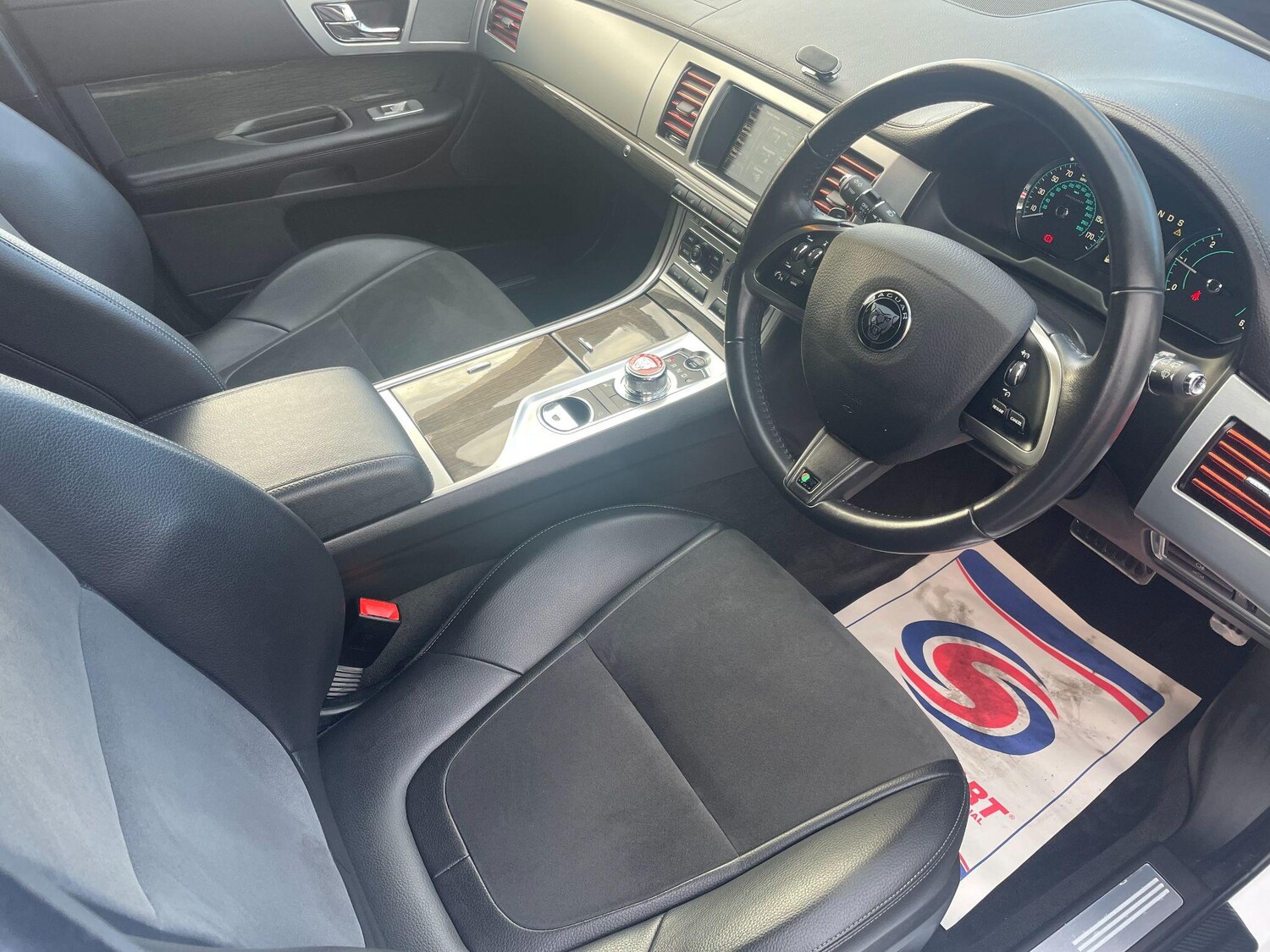 Used Jaguar XF 2014 for sale - 76199813: Photo 15