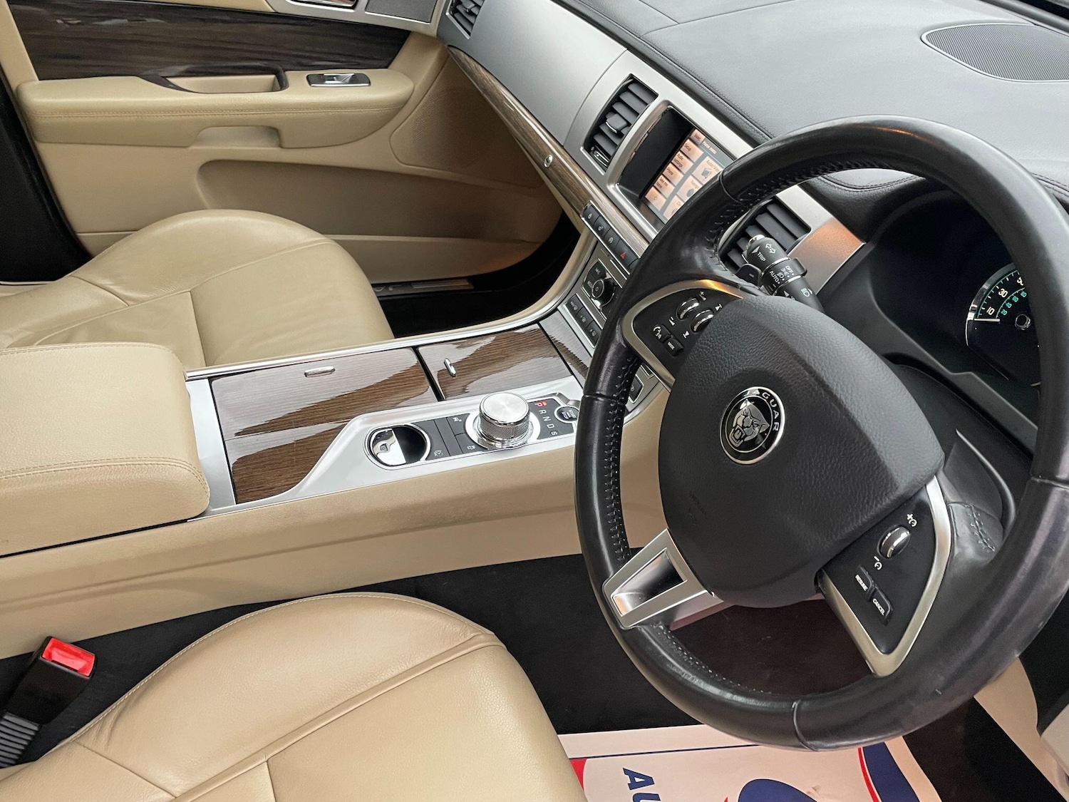 Used Jaguar XF 2015 for sale - 77468317: Photo 15