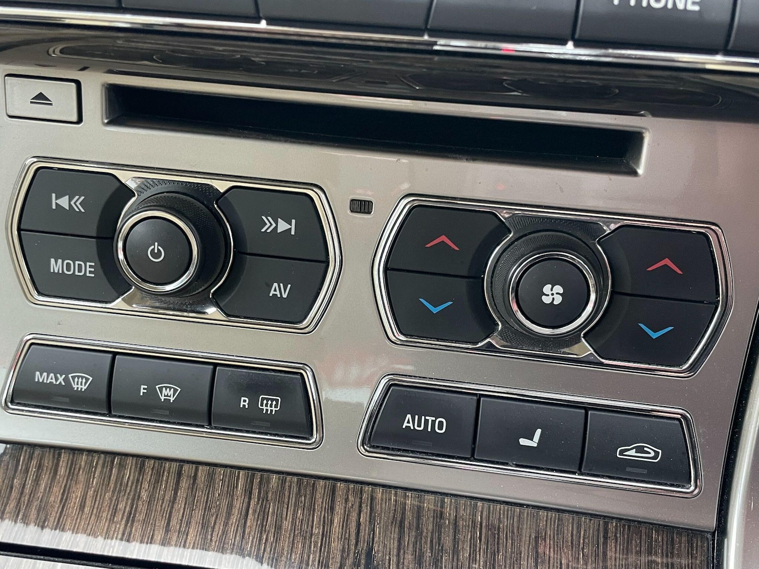 Used Jaguar XF 2015 for sale - 77468317: Photo 28