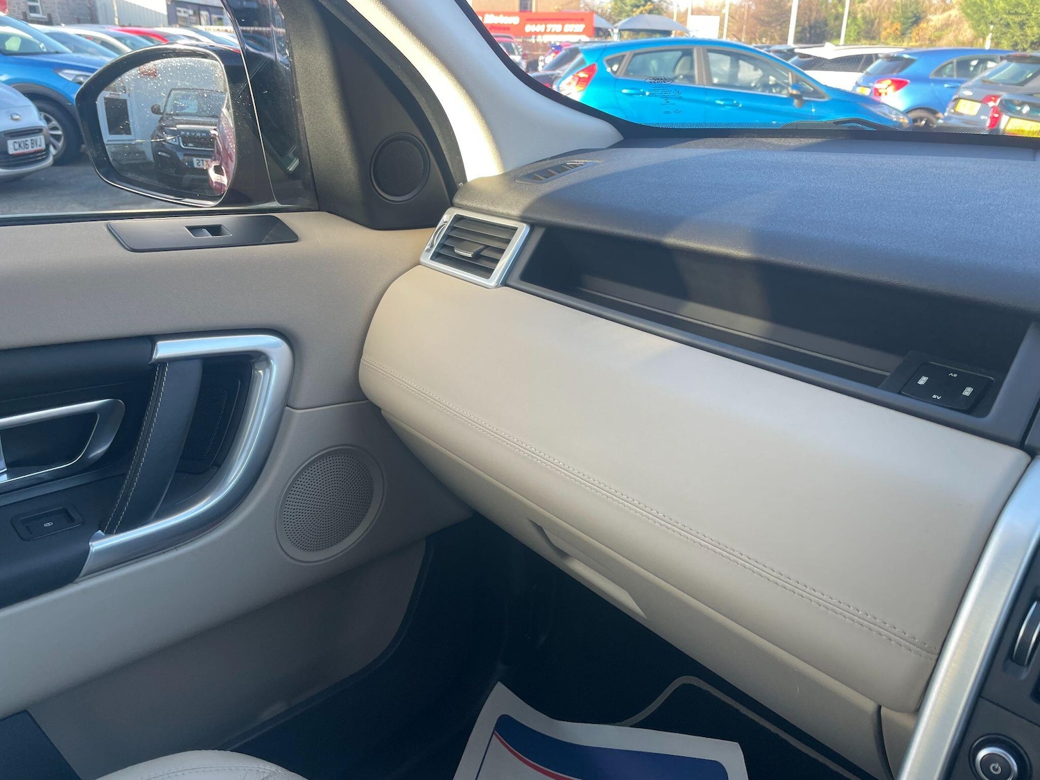 Used Land Rover Discovery Sport 2015 for sale - 76584055: Photo 31