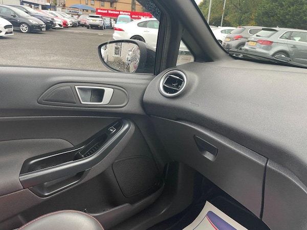 Used Ford Fiesta 2017 for sale - 76151541: Photo 28