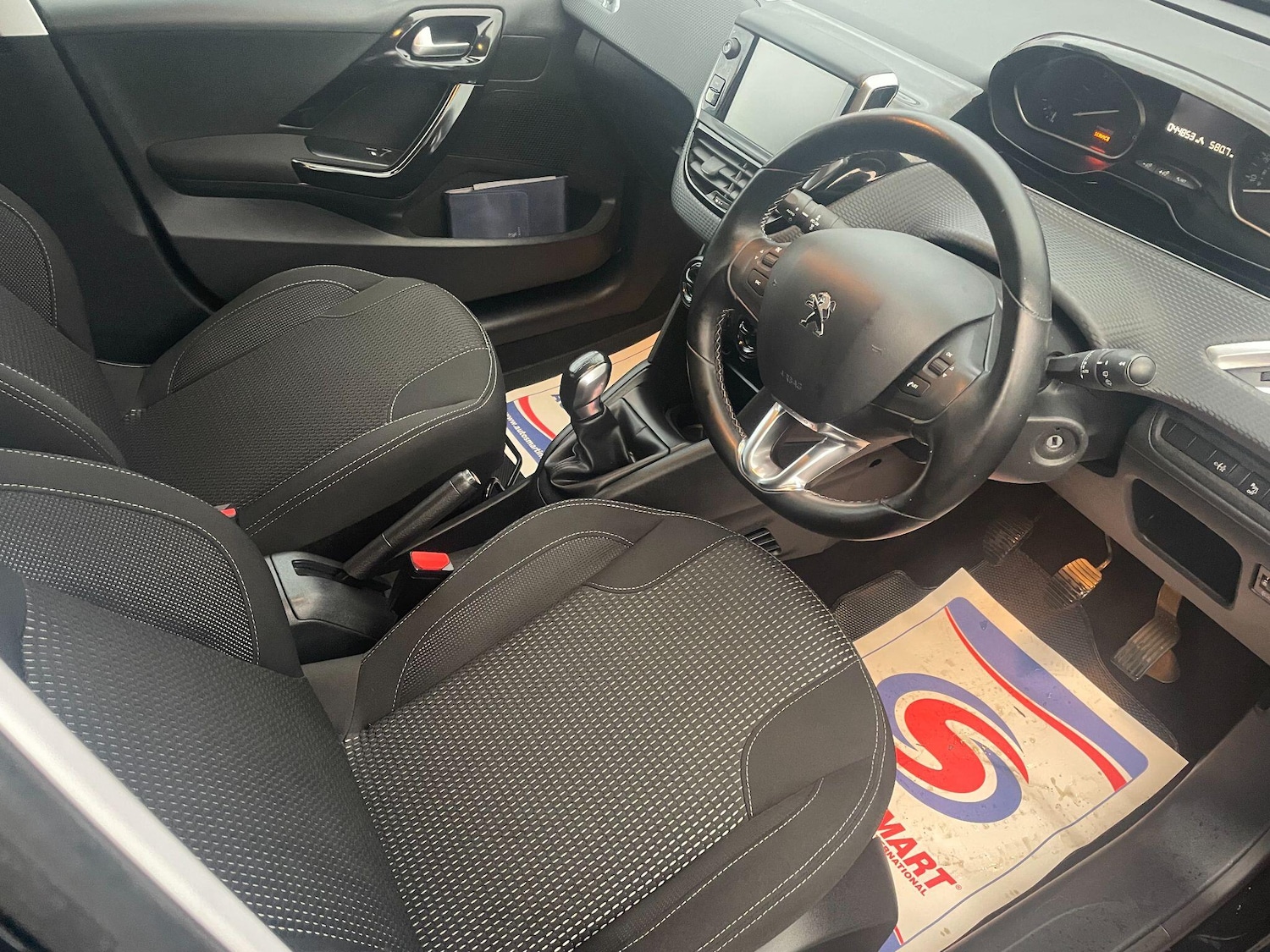 Used Peugeot 208 2016 for sale - 76431864: Photo 15