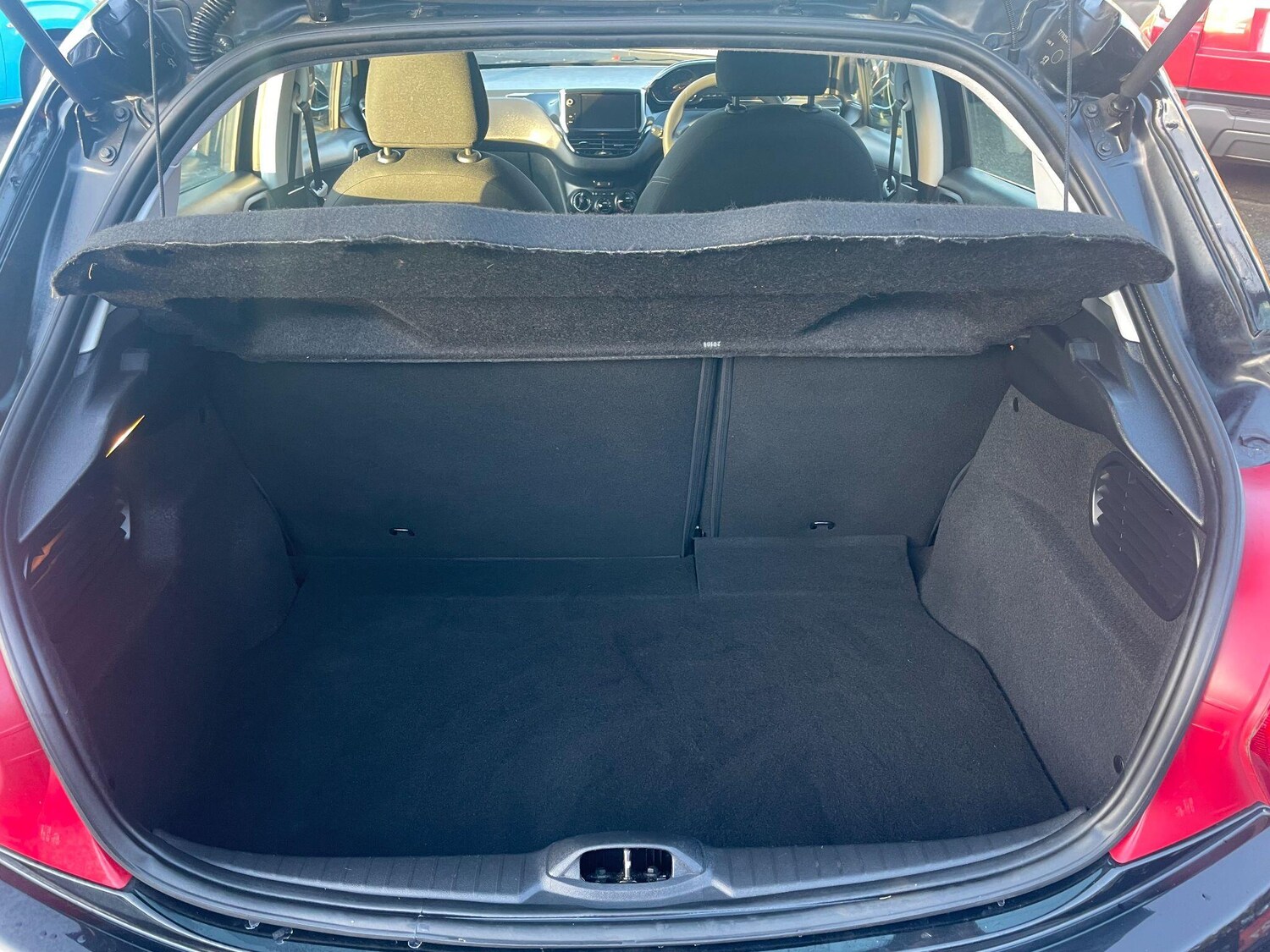 Used Peugeot 208 2015 for sale - 76634151: Photo 19