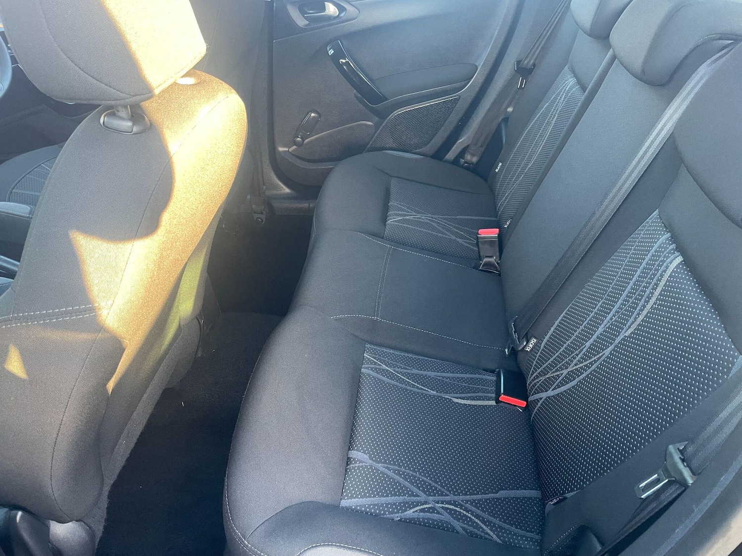 Used Peugeot 208 2015 for sale - 76634151: Photo 20