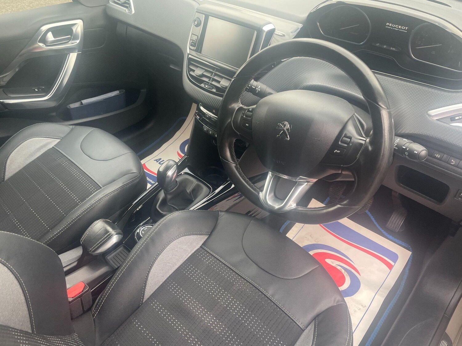 Used Peugeot 2008 2015 for sale - 76239181: Photo 16