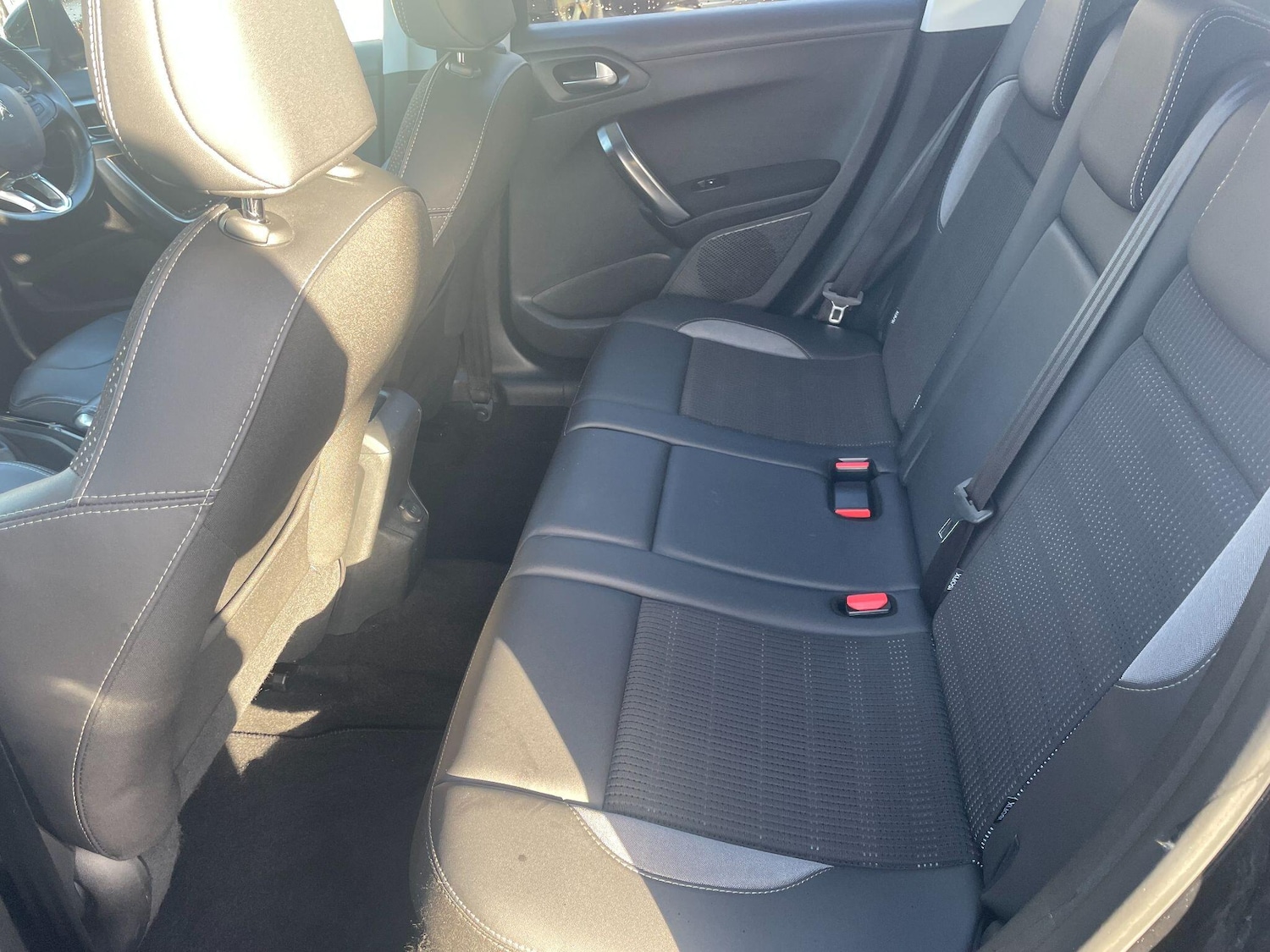 Used Peugeot 2008 2018 for sale - 76399157: Photo 21