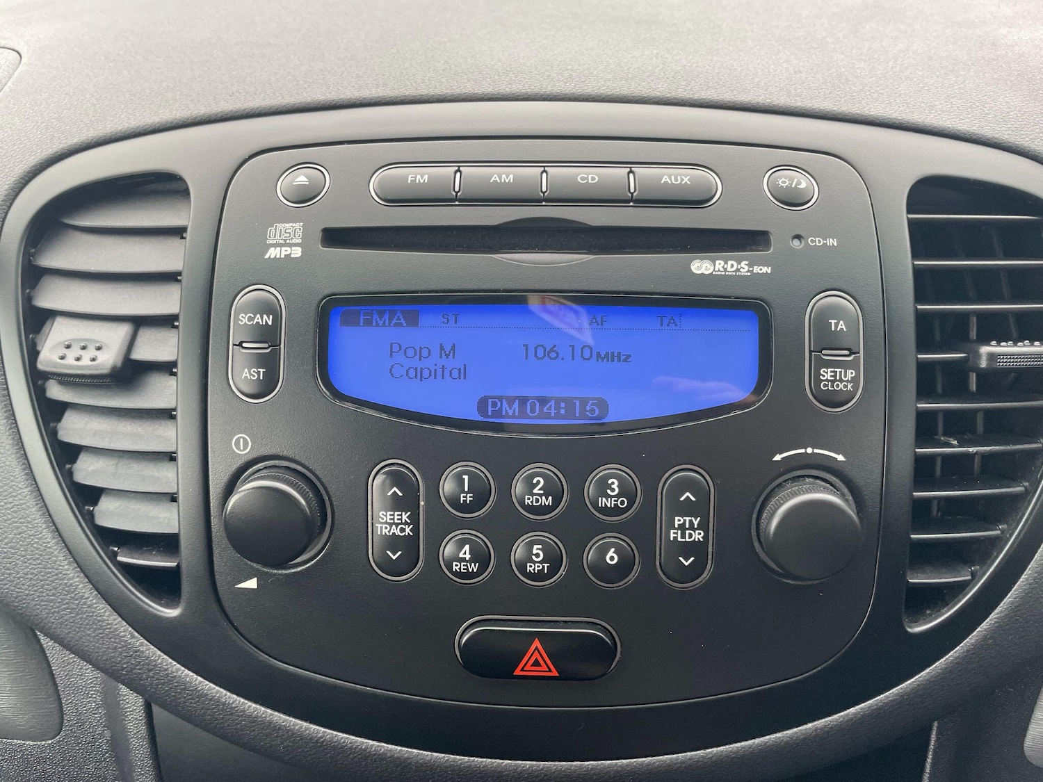 Used Hyundai i10 2013 for sale - 76188490: Photo 17