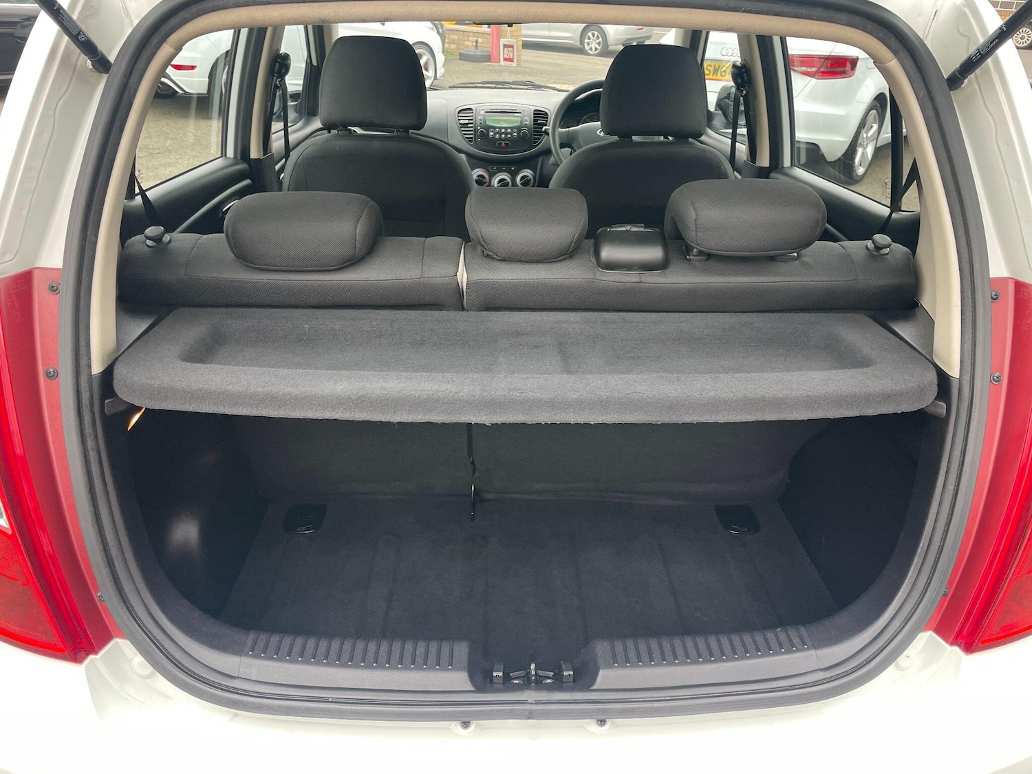 Used Hyundai i10 2013 for sale - 76188490: Photo 25