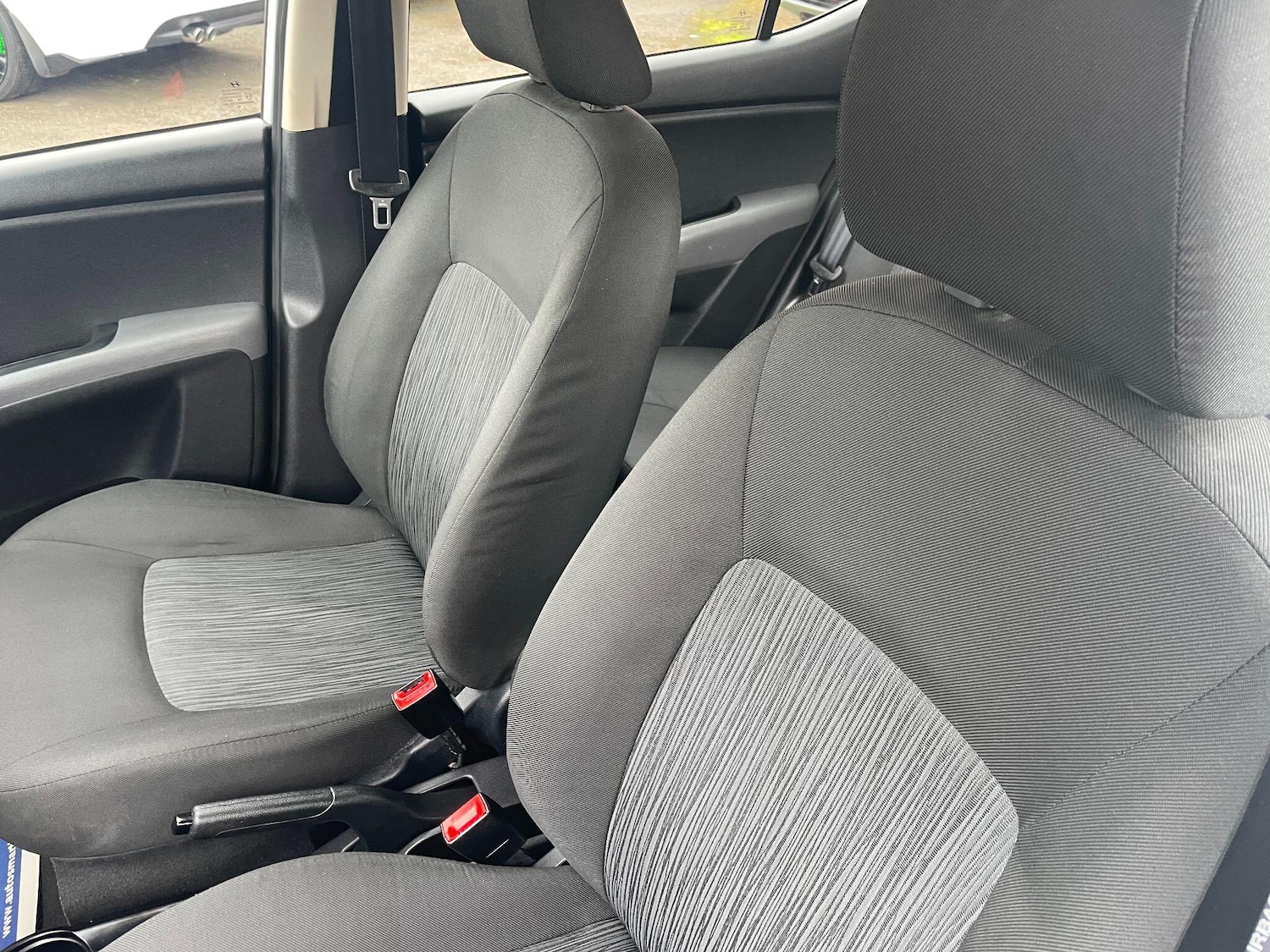 Used Hyundai i10 2013 for sale - 76188490: Photo 27