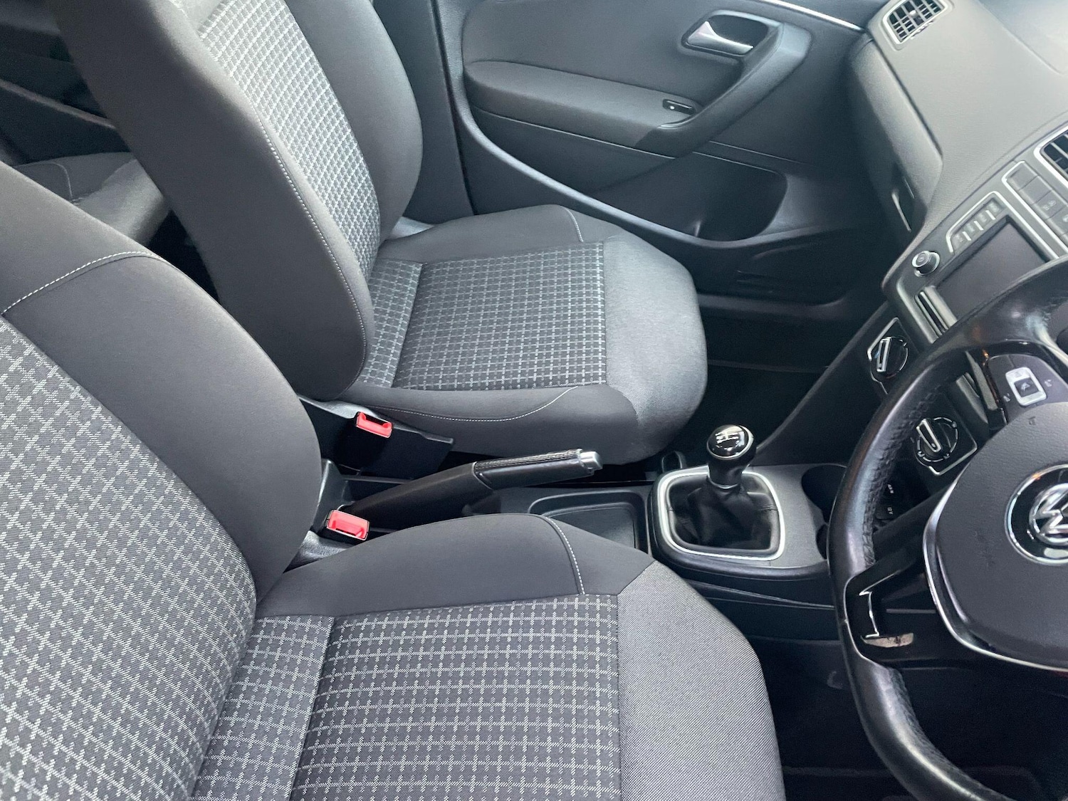 Used Volkswagen Polo 2015 for sale - 76671430: Photo 16