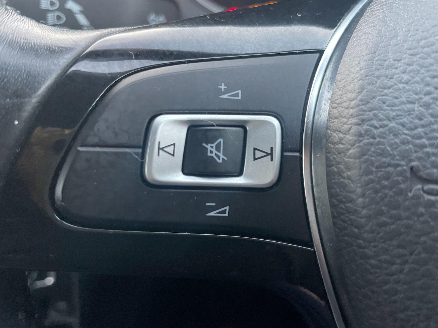 Used Volkswagen Polo 2015 for sale - 76671430: Photo 24