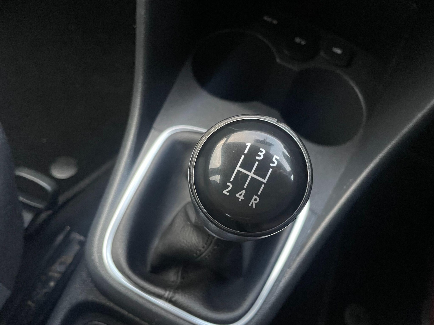 Used Volkswagen Polo 2015 for sale - 76671430: Photo 28