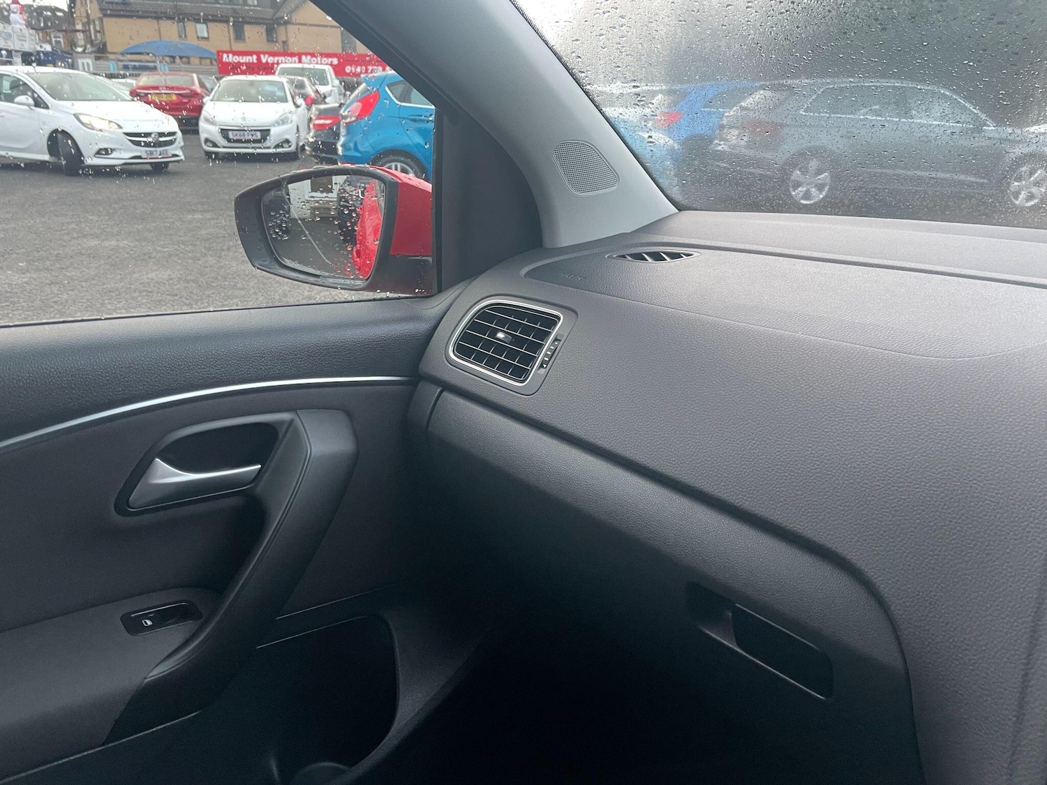 Used Volkswagen Polo 2015 for sale - 76671430: Photo 29