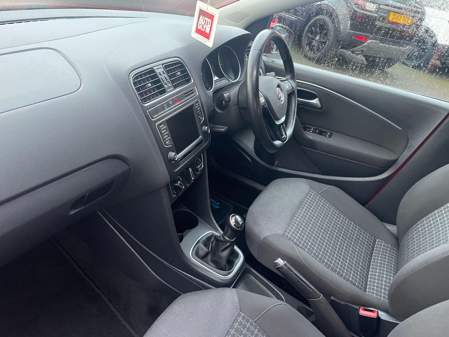 Used Volkswagen Polo 2015 for sale - 76671430: Photo 32