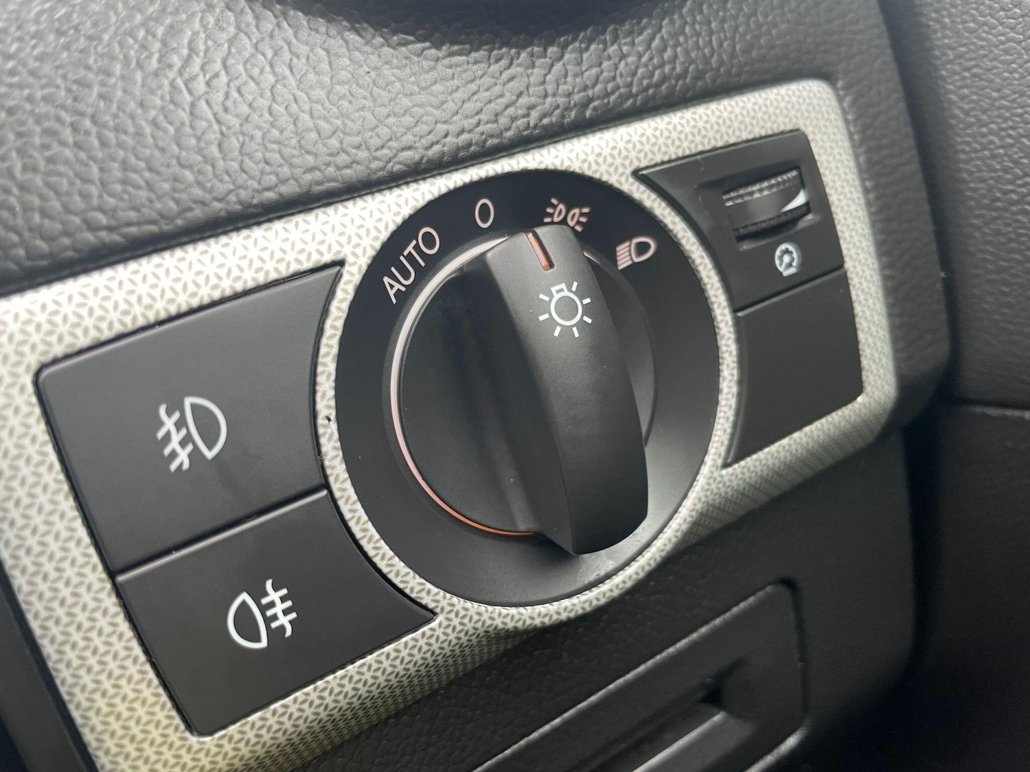 Used Vauxhall Antara 2015 for sale - 76136803: Photo 29
