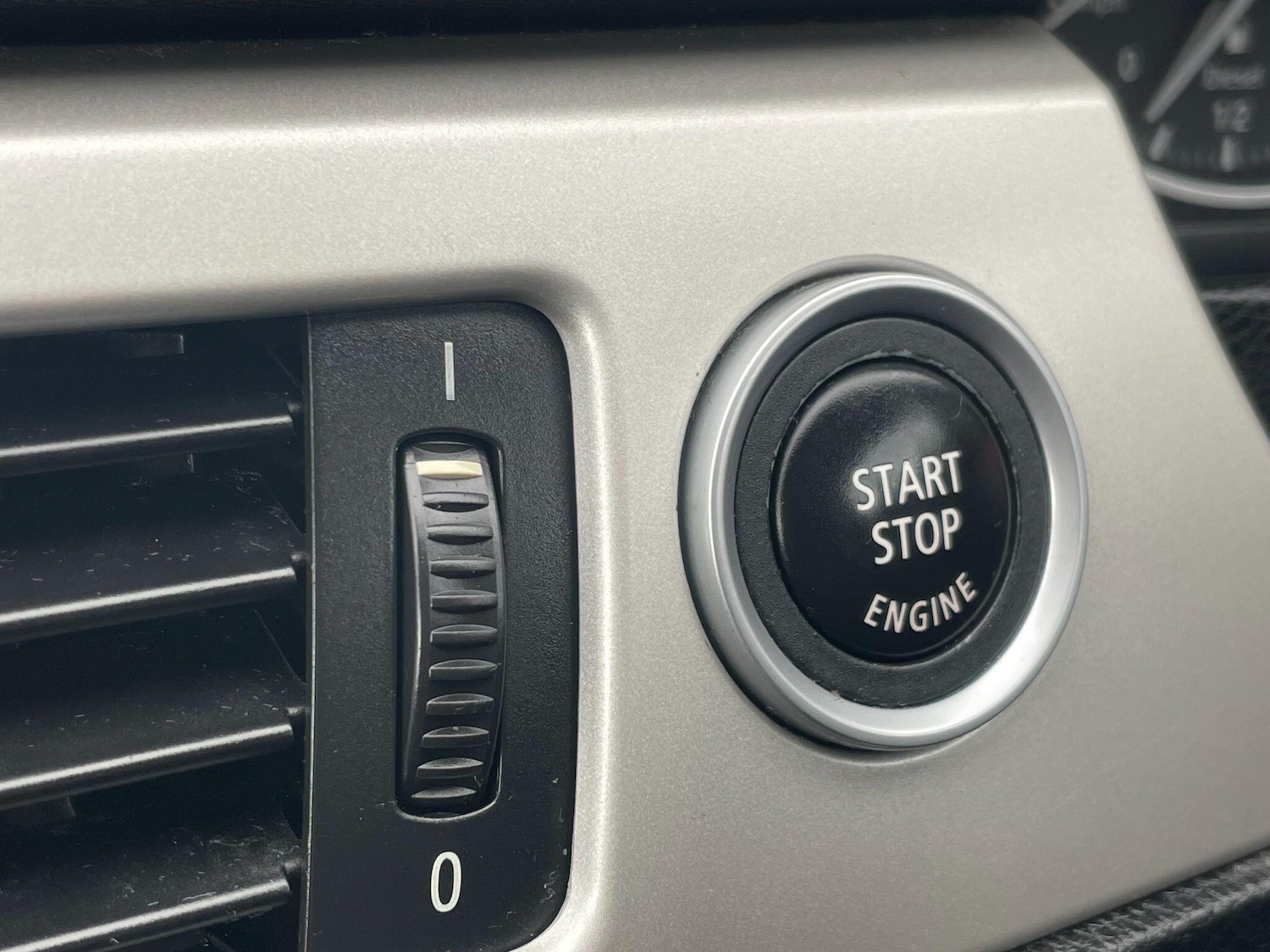 Used BMW 3 Series 2010 for sale - 76151462: Photo 29