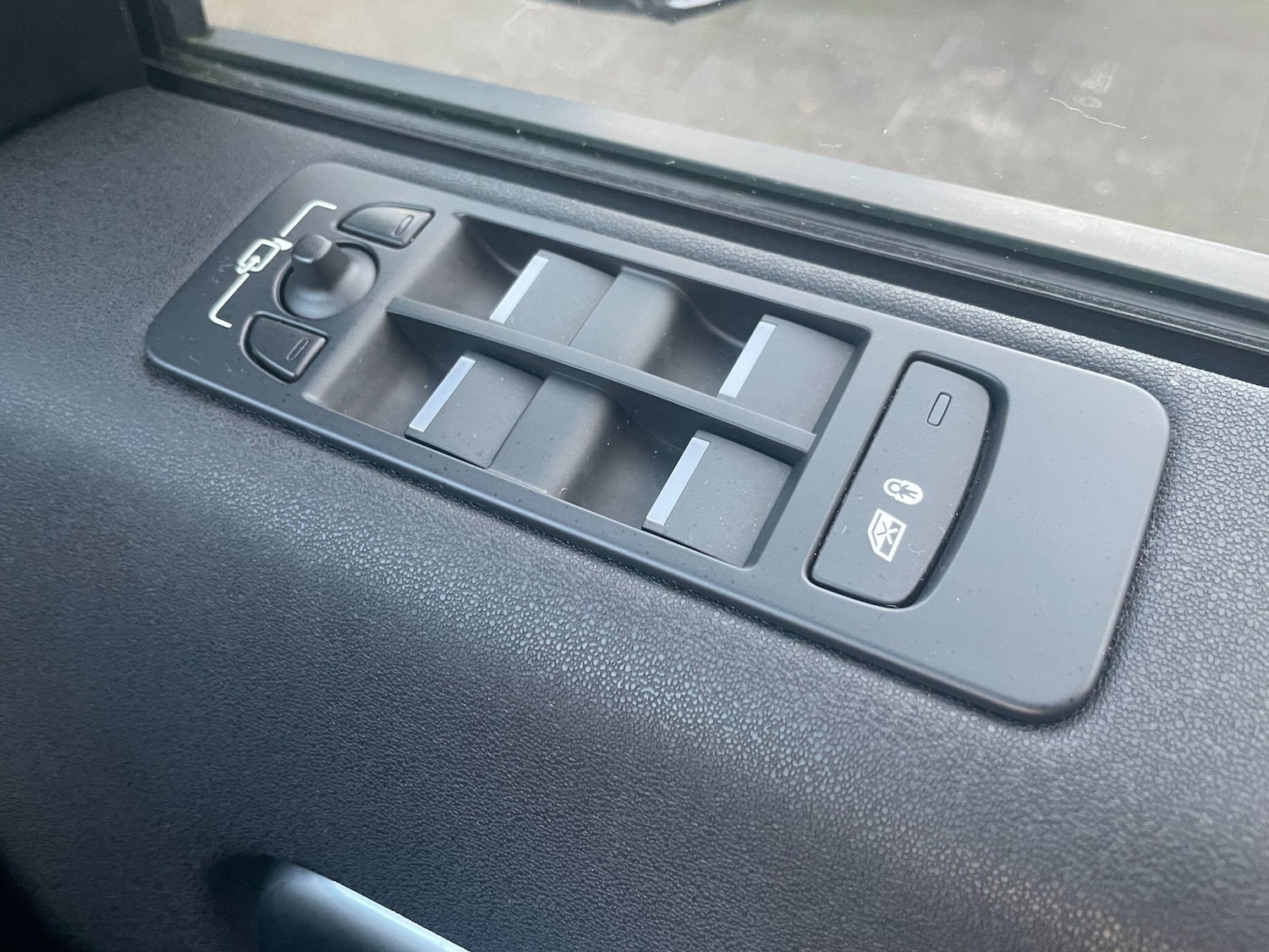 Used Land Rover Discovery Sport 2017 for sale - 76538351: Photo 21