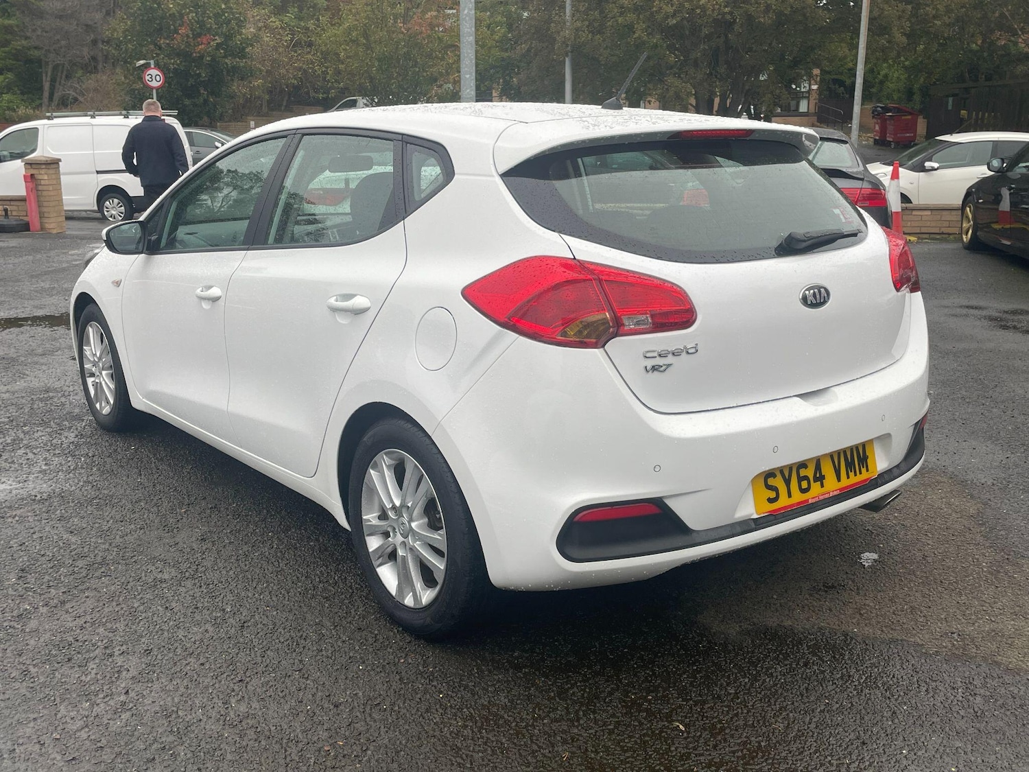 Used Kia Ceed 2014 for sale - 76188504: Photo 9