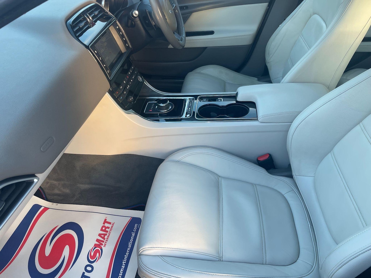 Used Jaguar XE 2017 for sale - 77254791: Photo 25