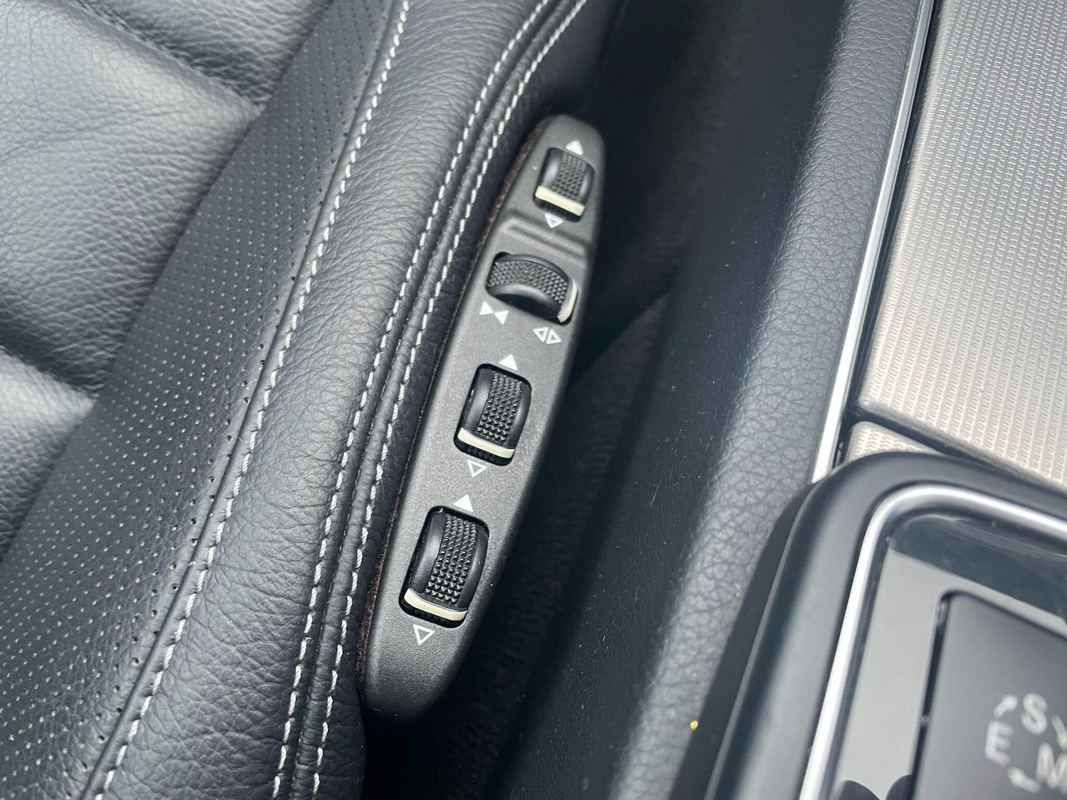 Used Mercedes-Benz E Class for sale - 77633660: Photo 29