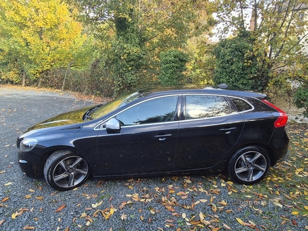 Used Volvo V40 2014 for sale - 76350226: Photo 2
