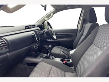 Used Toyota Hilux 2019 for sale - 77710863: Photo