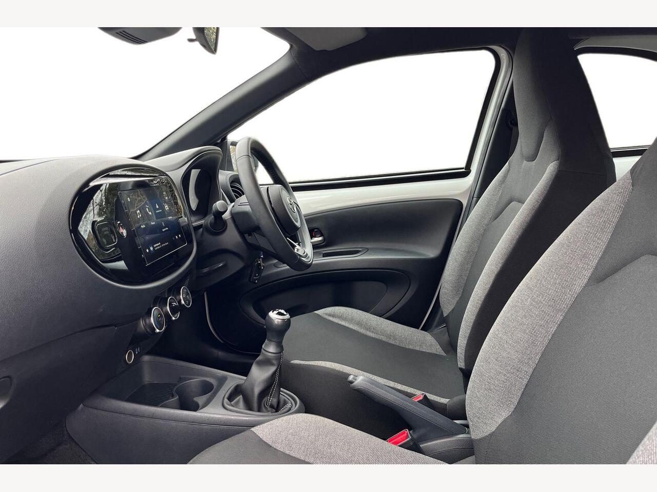 Used Toyota Aygo X 2024 for sale - 77941888: Photo 2