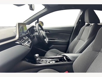 Used Toyota C-HR 2019 for sale - 77739868: Photo