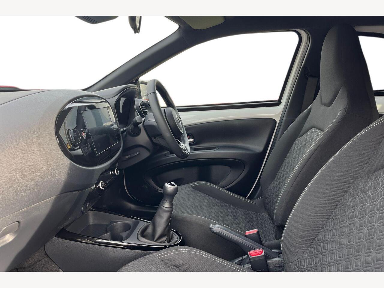Used Toyota Aygo X 2024 for sale - 77599978: Photo 2