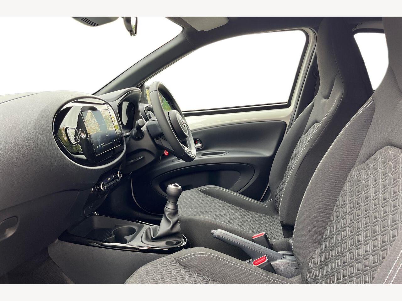 Used Toyota Aygo X 2025 for sale - 77442354: Photo 2