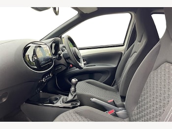 Used Toyota Aygo X 2025 for sale - 77442354: Photo