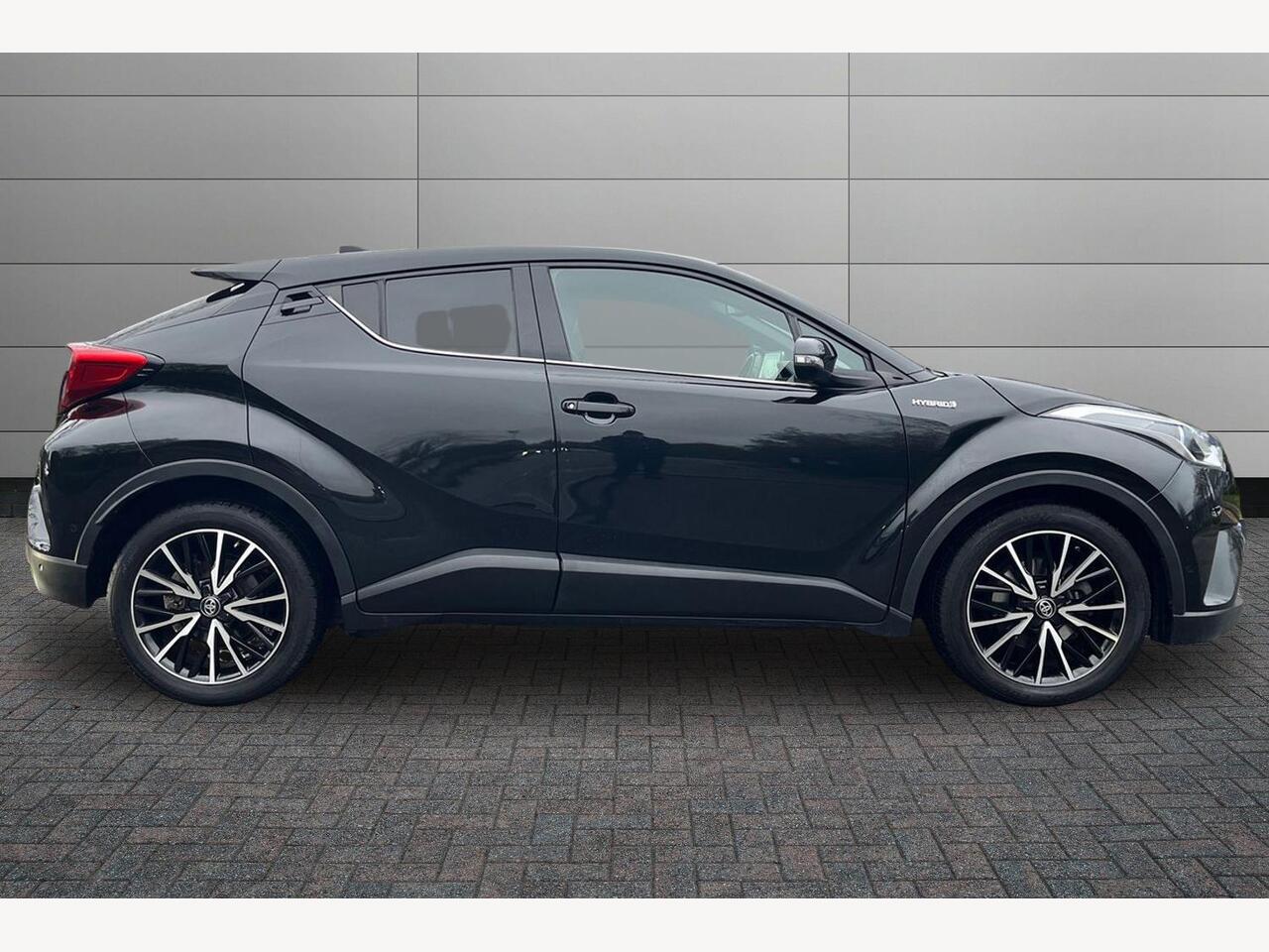Used Toyota C-HR 2018 for sale - 76927657: Photo 5