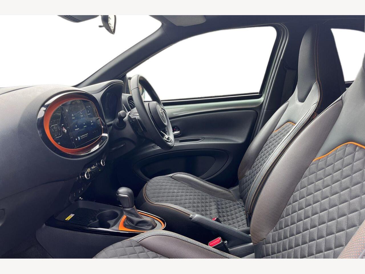 Used Toyota Aygo X 2022 for sale - 77910862: Photo 2