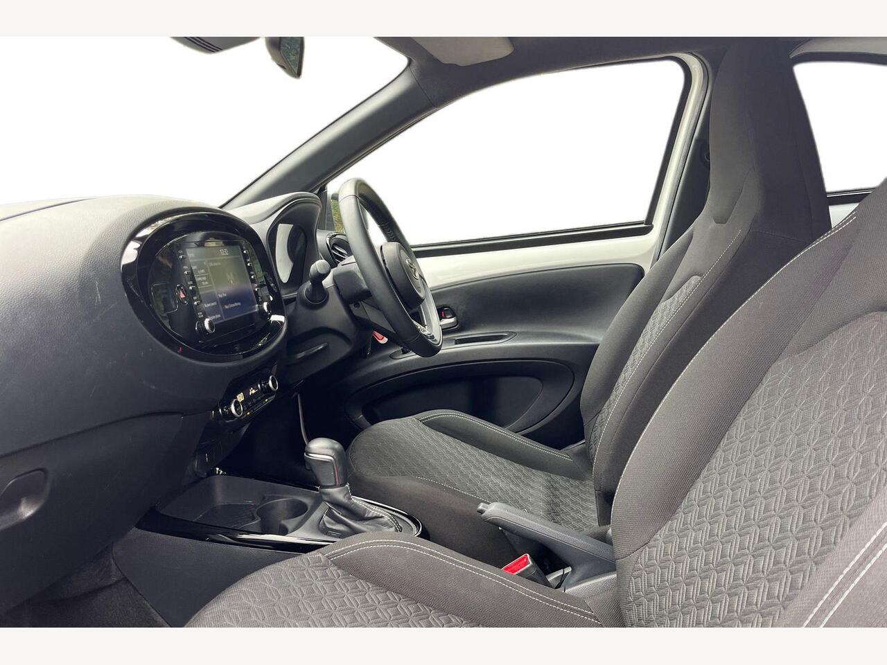 Used Toyota Aygo X 2023 for sale - 76676644: Photo 2