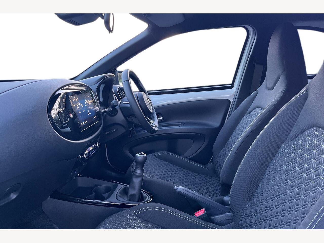 Used Toyota Aygo X 2025 for sale - 77442351: Photo 2