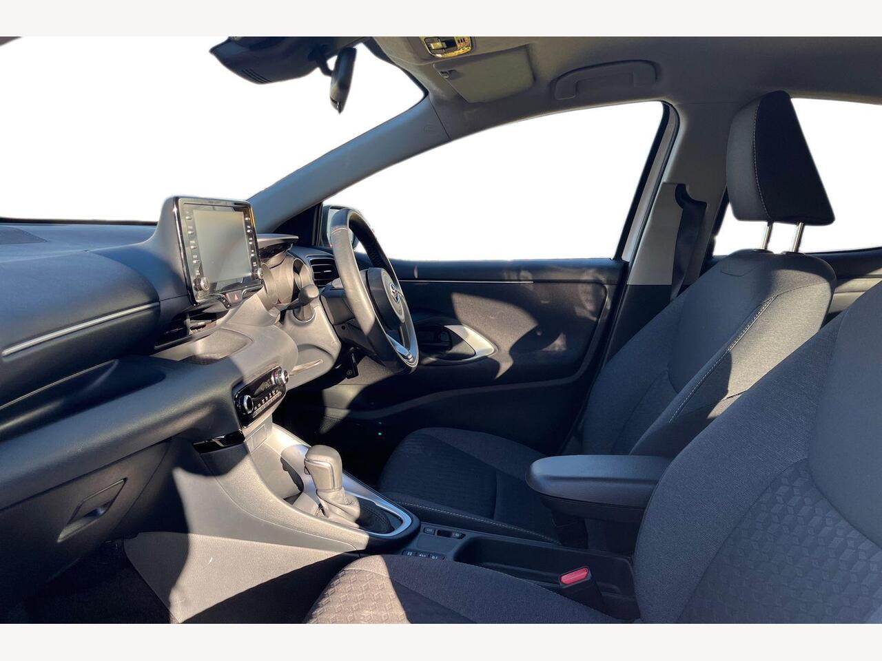 Used Toyota Yaris 2023 for sale - 77332812: Photo 2