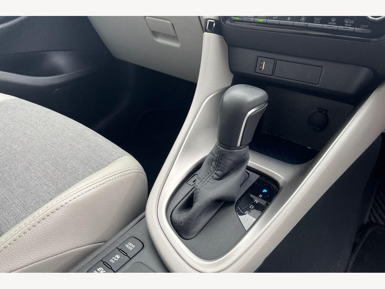 Used Toyota Yaris 2022 for sale - 76674290: Photo 9