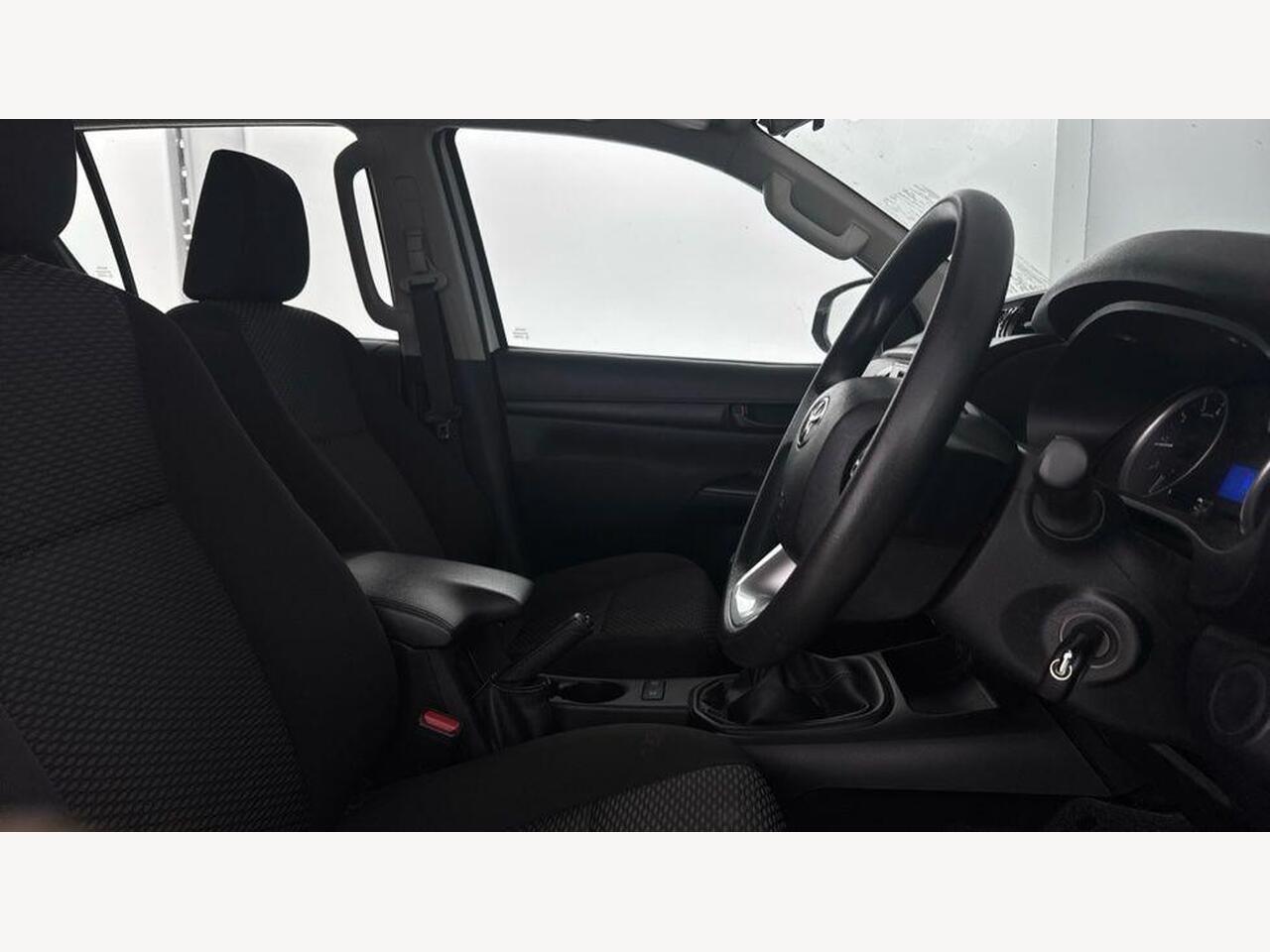 Used Toyota Hilux 2019 for sale - 77042715: Photo 9