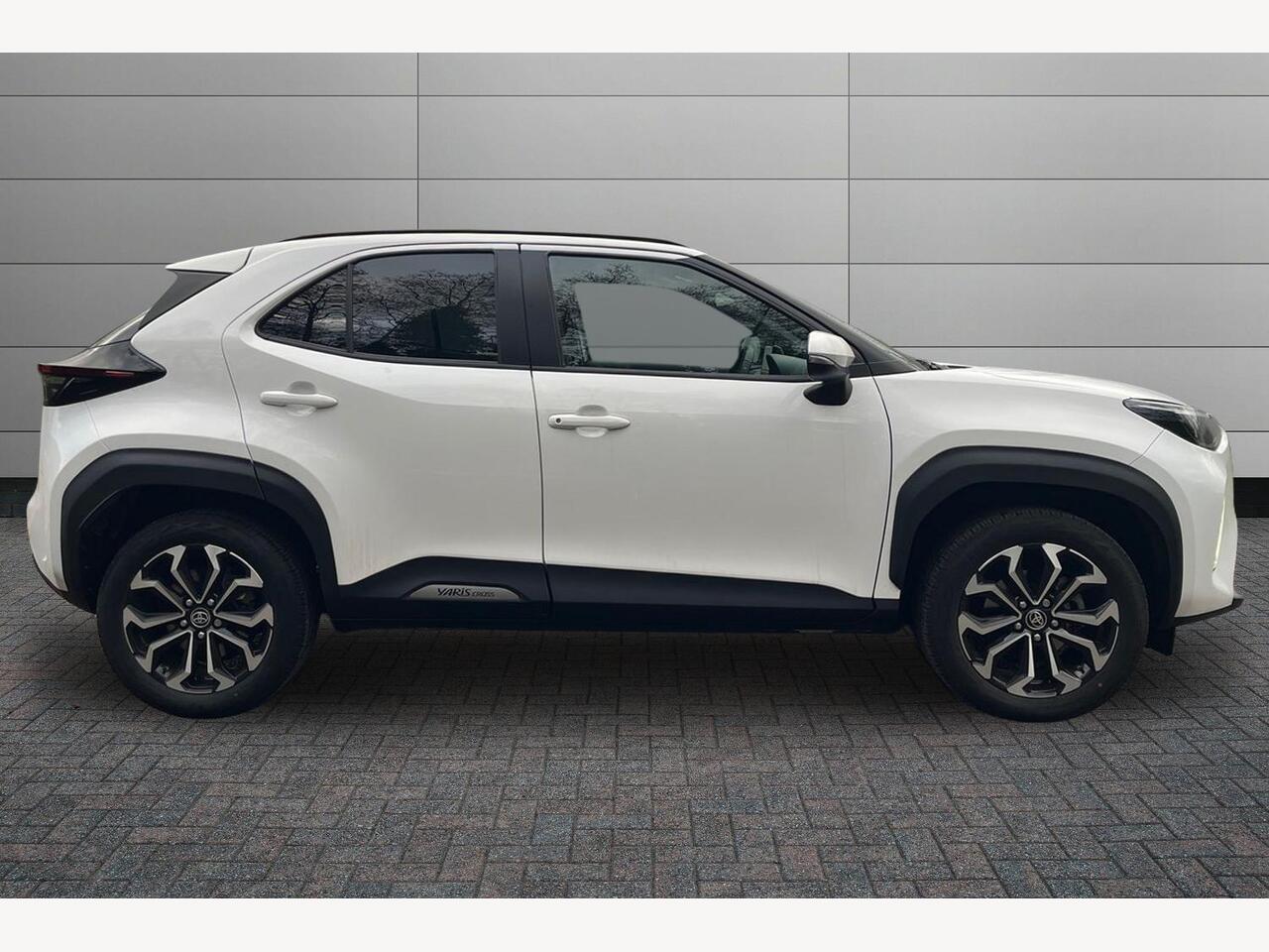 Used Toyota Yaris Cross 2024 for sale - 77268940: Photo 5